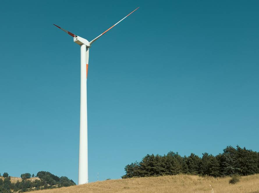 wind turbine showcasing carbon neutrality